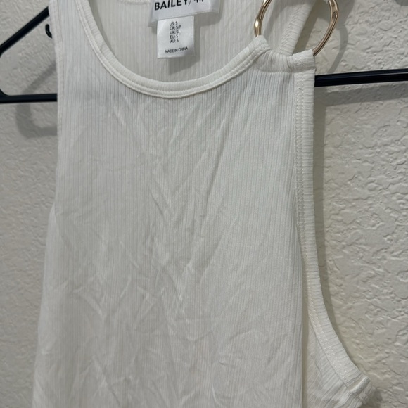 Bailey 44 White Ribbed Sleeveless Top with Ring Accent - Size Small - Picture 6 of 6
